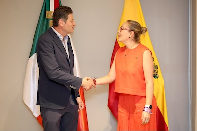 Ofrece Alfonso Martínez ruta a Yarabí Ávila para saldar históricos adeudos de UMSNH