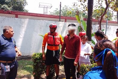 Marina evacúa a tripulante lesionado de buque mercante en Lázaro Cárdenas