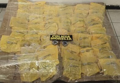 Aseguró policía. De Morelia. ¿Paquetes sospechosos con logotipo de «Mercado Libre» en el centro.