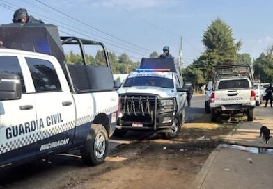 Tres policías heridos de Salvador Escalante tras un enfrentamiento a balazos con presunto delincuentes.