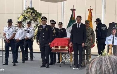 Con honores despiden al policía José Luis López Guzmán, caído en cumplimiento de su deber.