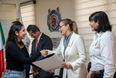Egresado nicolaita obtén tu titulo!, Puedes realizar el trámite en liena