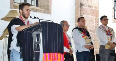 ¡Llévate a mamá al concierto de «El Buki» comprando artesanía michoacana!