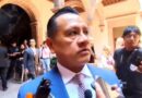 Fiscalía mantiene abierta línea de investigación por asesinato de Carlos Manzo; declara ex colaborador.