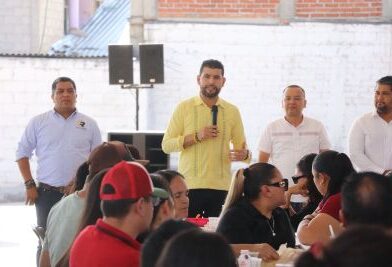 Octavio Ocampo celebra a las mamás y fortalece la convivencia familiar en La Encarnación, Zitácuaro