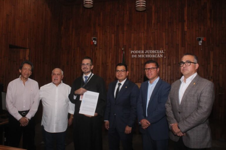 termina huelga