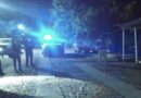 Joven queda grave tras ser atacado a balazos afuera de su domicilio en Apatzingán.