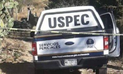Localizan ejecutado y calcinado a un hombre en lote baldío de Apatzingán