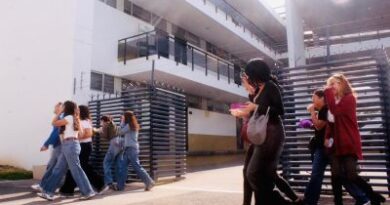 UMSNH adaptan a tus necesidades, ofertando licenciaturas en modalidad presencial, abierta y en linea.
