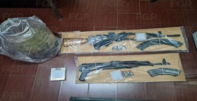 Detienen a dos personas en Tancítaro con armas largas y cartuchos útiles.