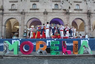 Plaza Valladolid se llenó de música, baile y tradición, con el espectáculo “Morelia siente la danza”