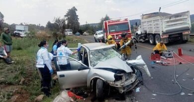 Muere en el Hospital Civil conductor que chocó contra camión de volteo en la Morelia-Quiroga