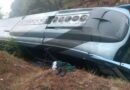 Volcó autobús de pasajeros en Zinapécuaro; hay de heridos.