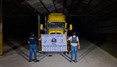Recupera FGE tractocamión con cuatro toneladas de aguacate, robado con violencia en Zinapécuaro*