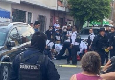 Motociclistas armados atacan y dejan herido a hombre en la colonia José María Morelos, en Morelia.