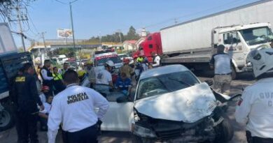 Tráiler robado provoca choque múltiple en Morelia; conductor termina detenido.