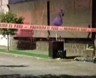 Desconocidos atacan a balazos a tres hombres en Uruapan; uno murió y dos resultaron heridos.