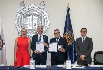 Andrés Raya y Héctor García, nuevos directores de las facultades de atención integral en Ciencias de las Salud y de Bellas Artes Andrés Raya y Héctor García, nuevos directores de las facultades de atención integral en Ciencias de las Salud y de Bellas Artes