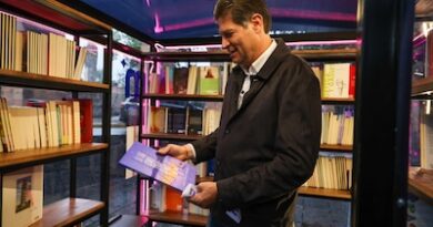 Alfonso Martínez inaugura cabinas de lectura ‘Morelia se lee’