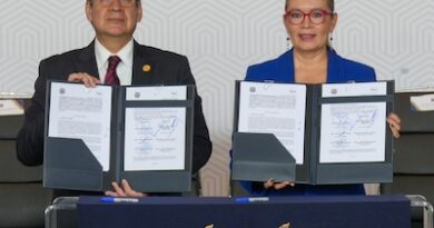 UMSNH y Colegios de Profesionistas marcan un hito en la historia en la casa de estudios; sellan convenios
