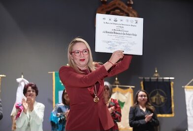 UMSNH, recibe la venera al mérito institucional en el fortalecimiento del estado de derecho por parte de la Comunidad Jurídica