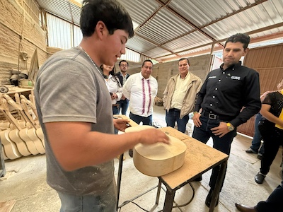 Octavio Ocampo reconoce en Paracho el talento artesanal que proyecta a Michoacán al mundo
