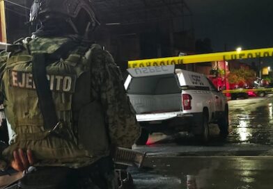 Tres sicarios irrumpen en cachimba y ejecutan a un hombre; un cliente resulta herido en Morelia.