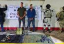 Caen dos hombres armados tras persecución y choque contra patrulla en Arteaga.