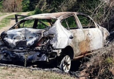 Hallan cadáver calcinado dentro de un vehículo incendiado en Nocupétaro.