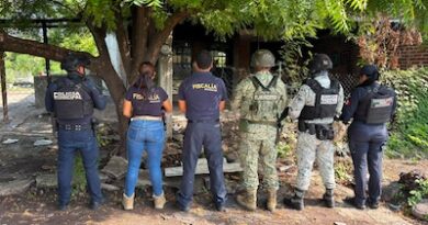 En cateo, asegura FGE droga y detiene a 3 personas